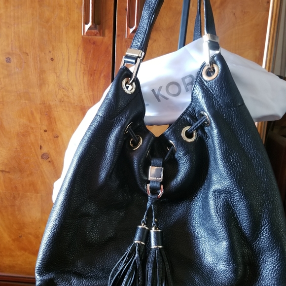 MICHAEL KORS pebble DRAWSTRING HOBO never used - Picture 9 of 10